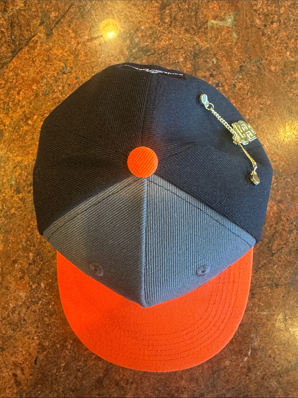 GIGANTES Chain Hat - San Francisco Giants Embroidered Snapback Hat - 2026 - Picture 7 of 7